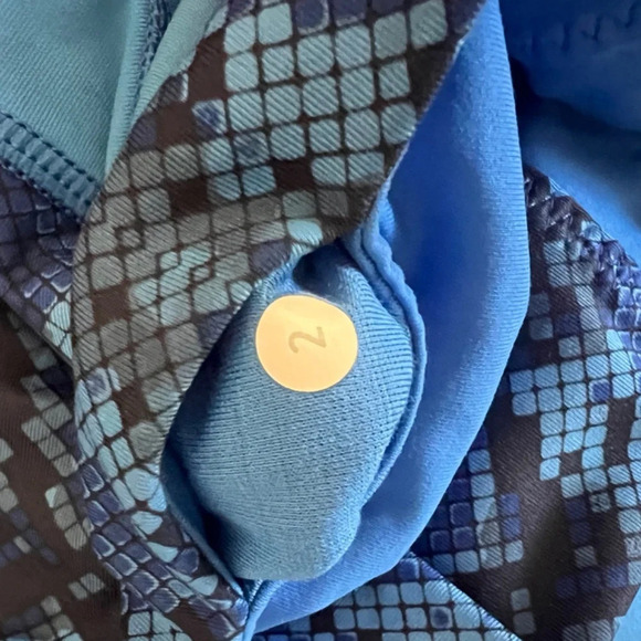 Lululemon All The Right Places Crop Pipe Dream Blue/Mini Ziggy Snake Size 2 EUC - Picture 8 of 8